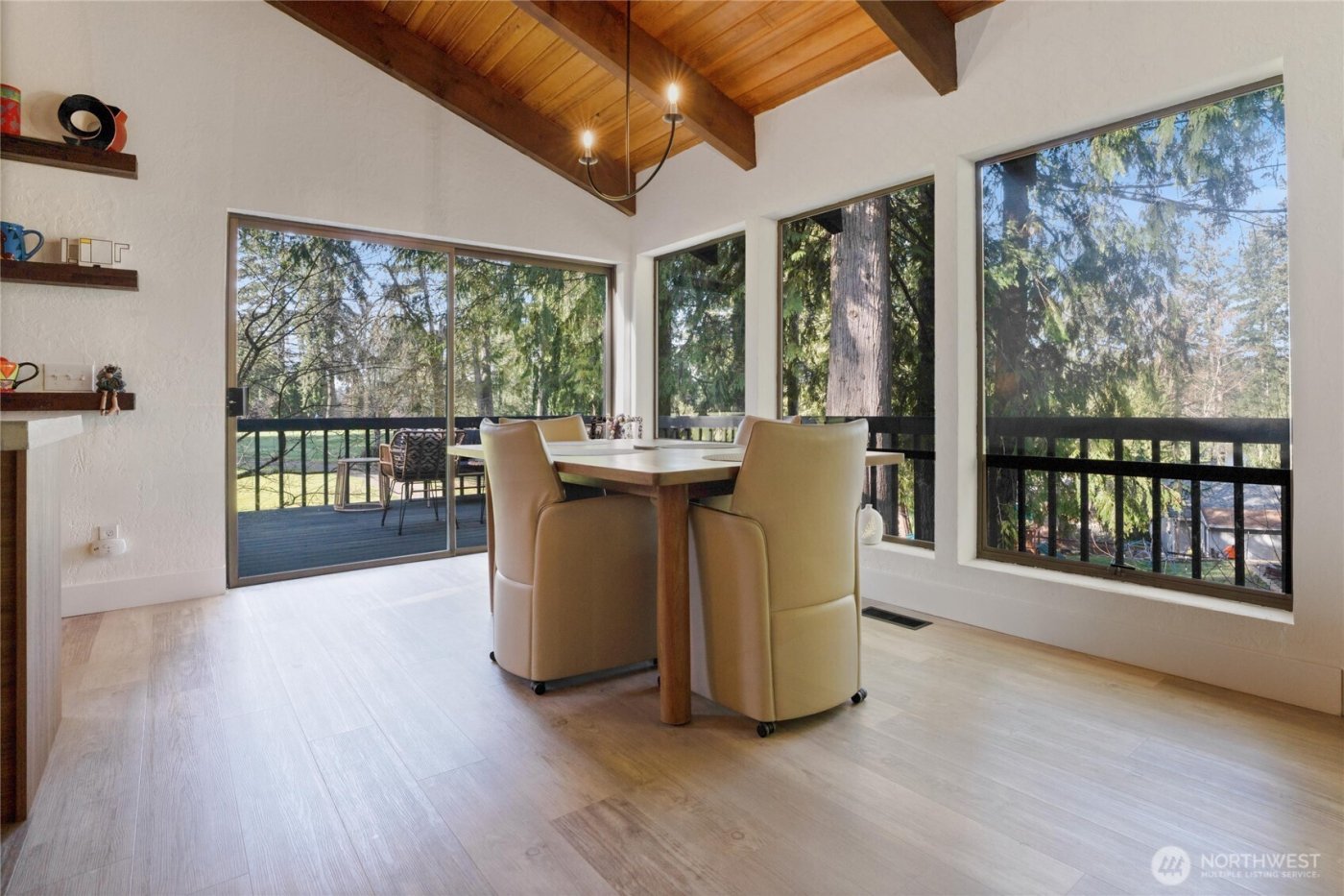 201 E Country Club Drive , Allyn, WA 98524