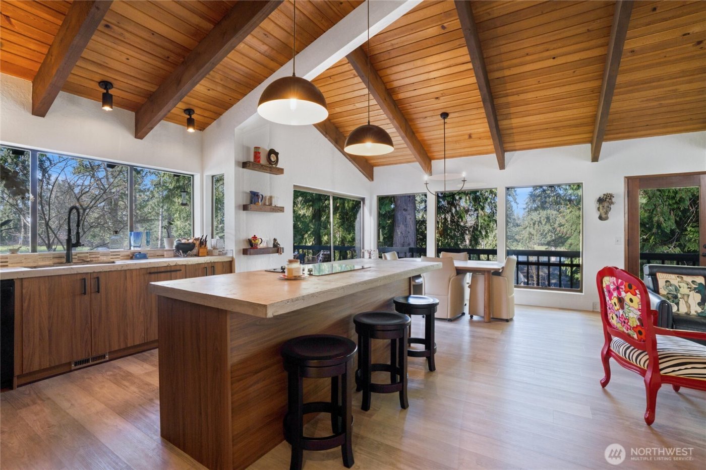 201 E Country Club Drive , Allyn, WA 98524