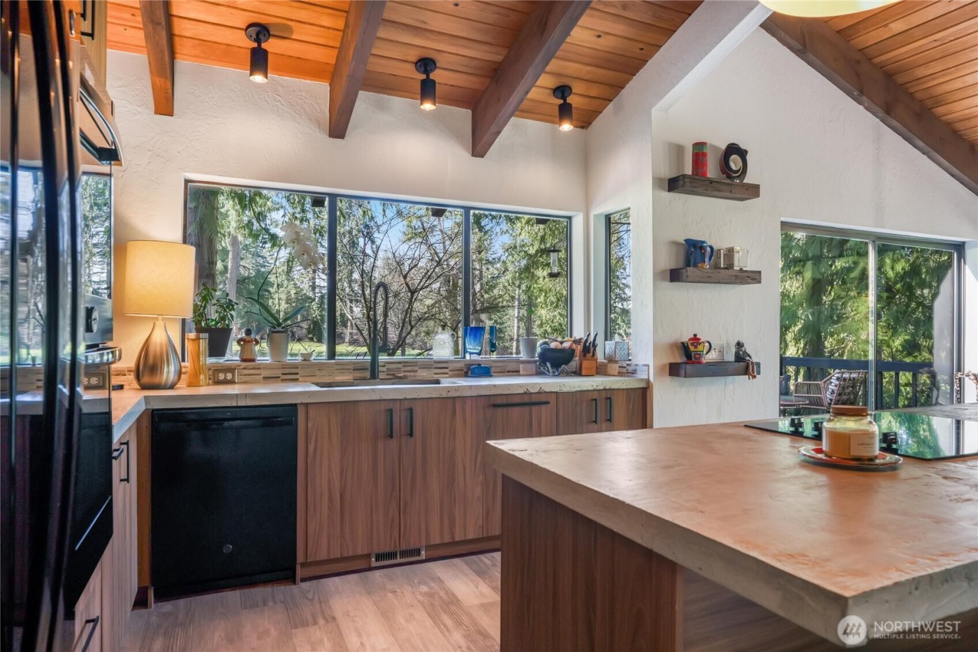 201 E Country Club Drive , Allyn, WA 98524