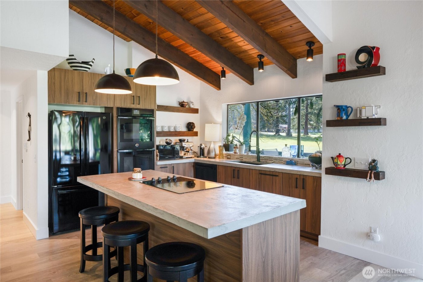 201 E Country Club Drive , Allyn, WA 98524