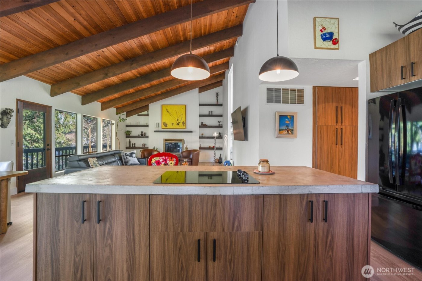 201 E Country Club Drive , Allyn, WA 98524