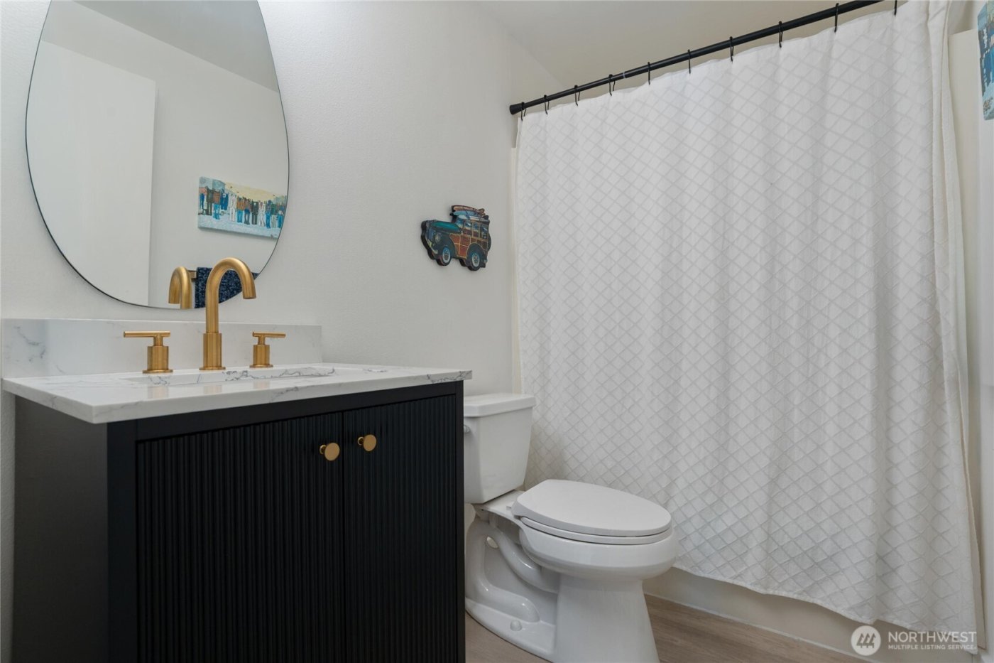 201 E Country Club Drive , Allyn, WA 98524