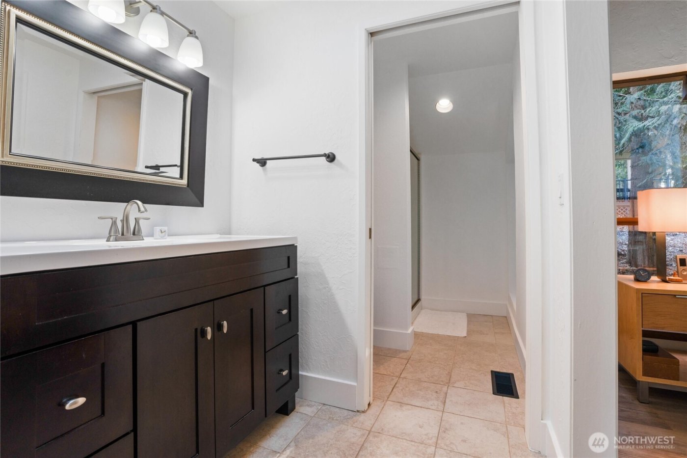 201 E Country Club Drive , Allyn, WA 98524