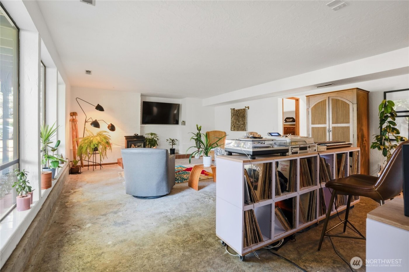 201 E Country Club Drive , Allyn, WA 98524