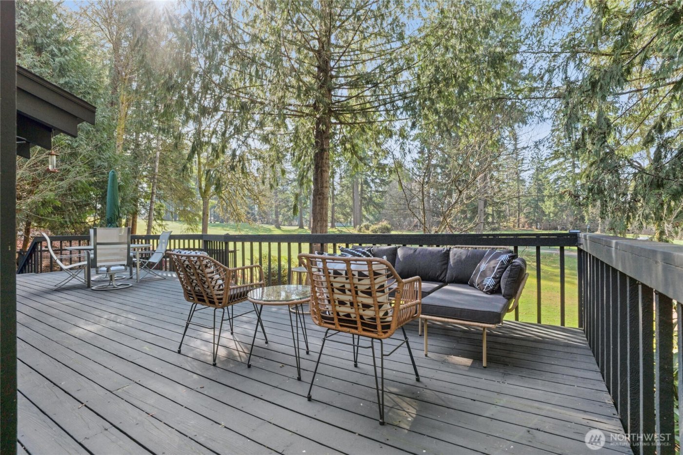 201 E Country Club Drive , Allyn, WA 98524