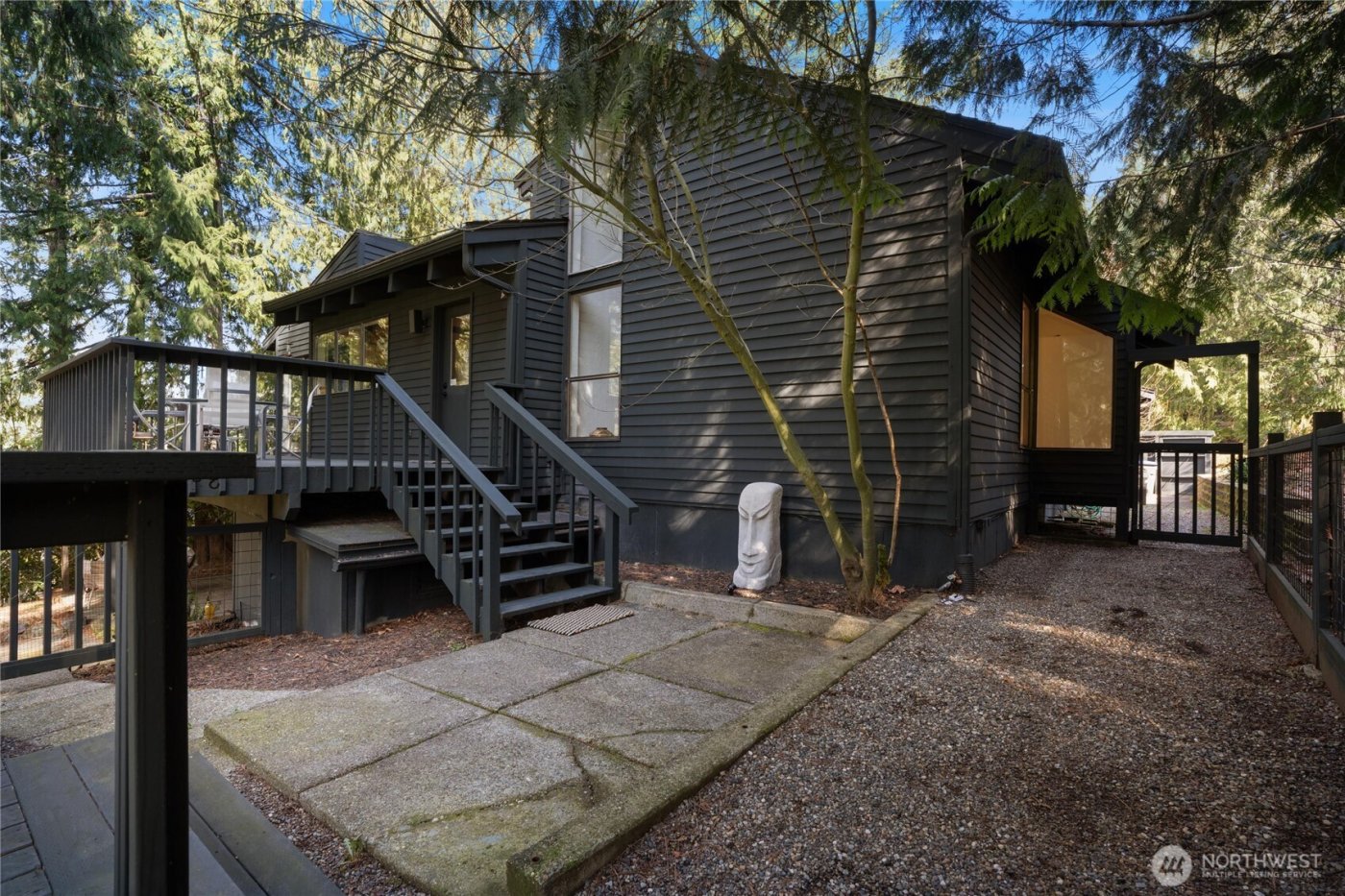 201 E Country Club Drive , Allyn, WA 98524