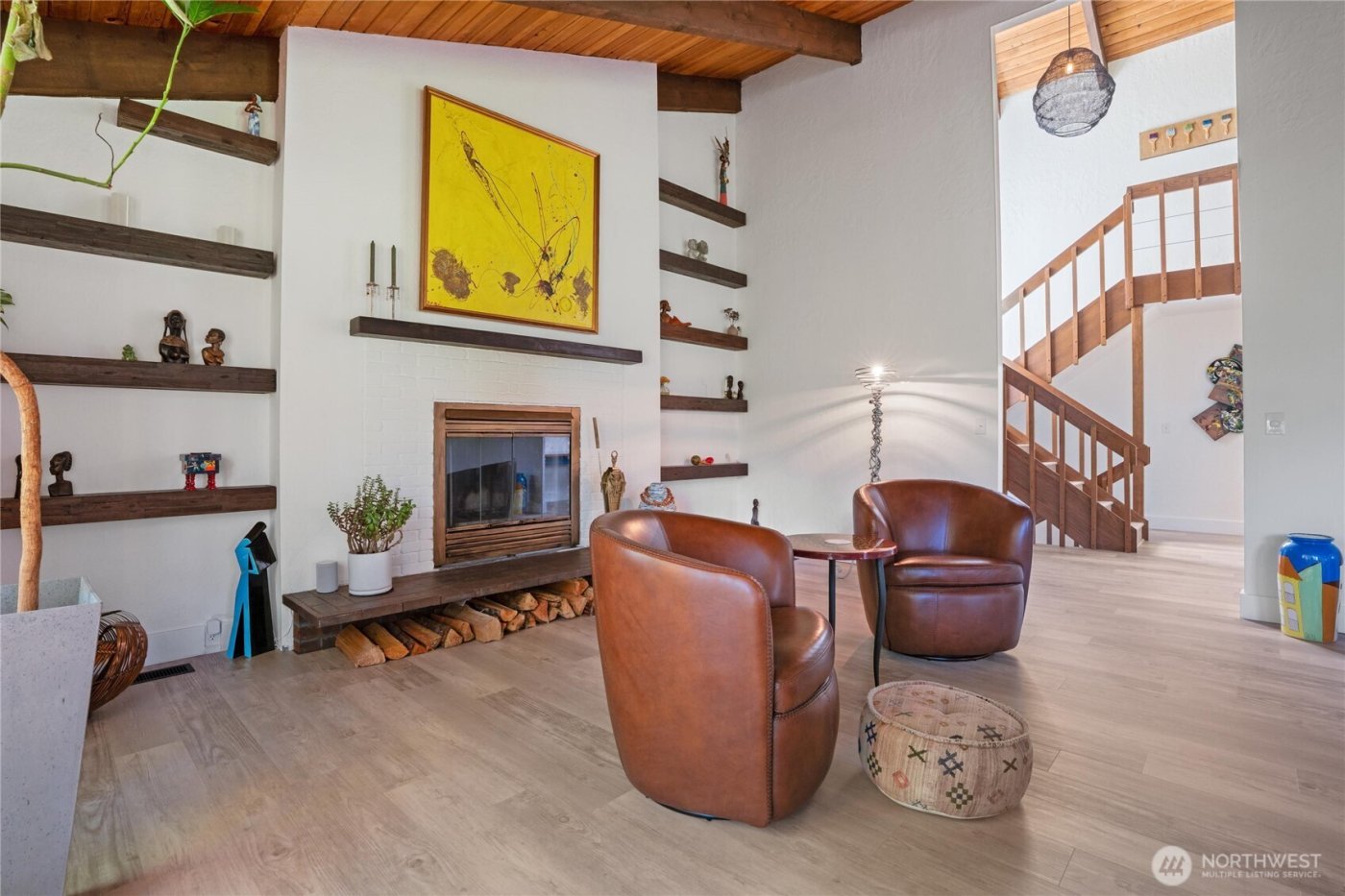 201 E Country Club Drive , Allyn, WA 98524