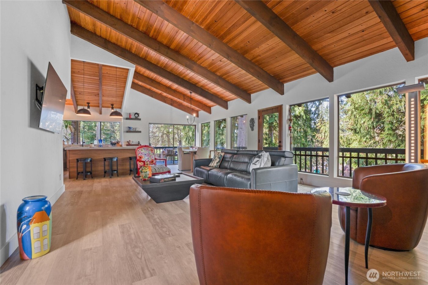 201 E Country Club Drive , Allyn, WA 98524