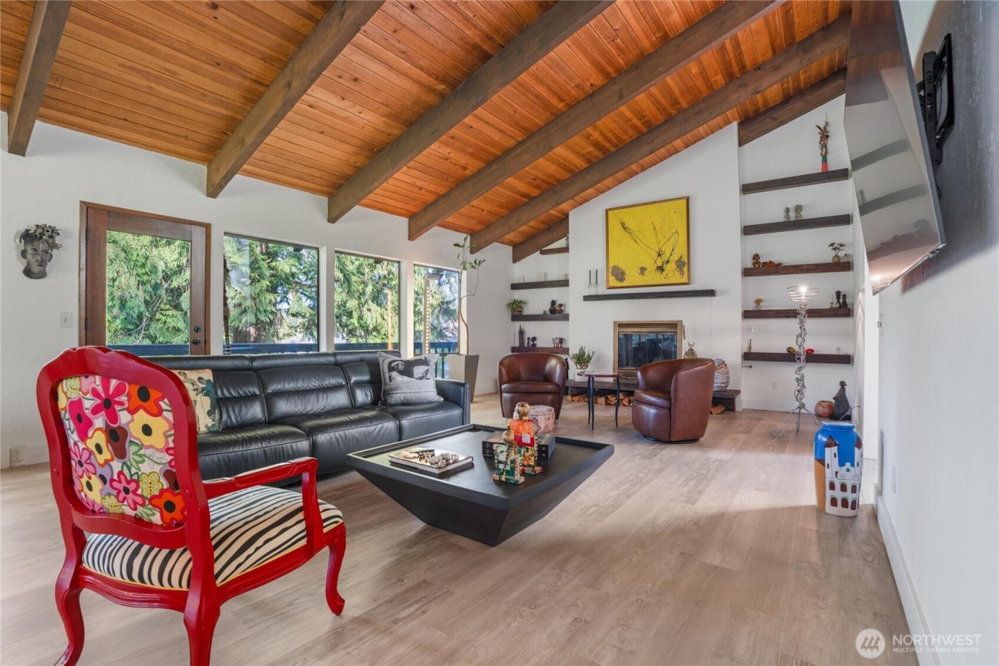 201 E Country Club Drive , Allyn, WA 98524