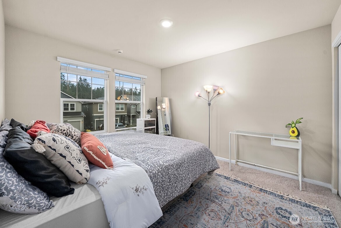 18785 Lipoma Place E, Puyallup, WA 98374