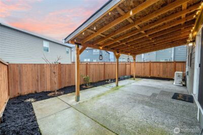 18785 Lipoma Place E, Puyallup, WA 98374 - Photo 2