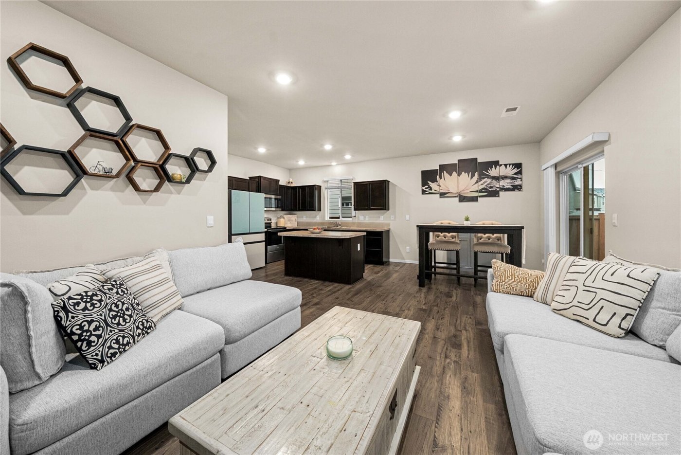 18785 Lipoma Place E, Puyallup, WA 98374