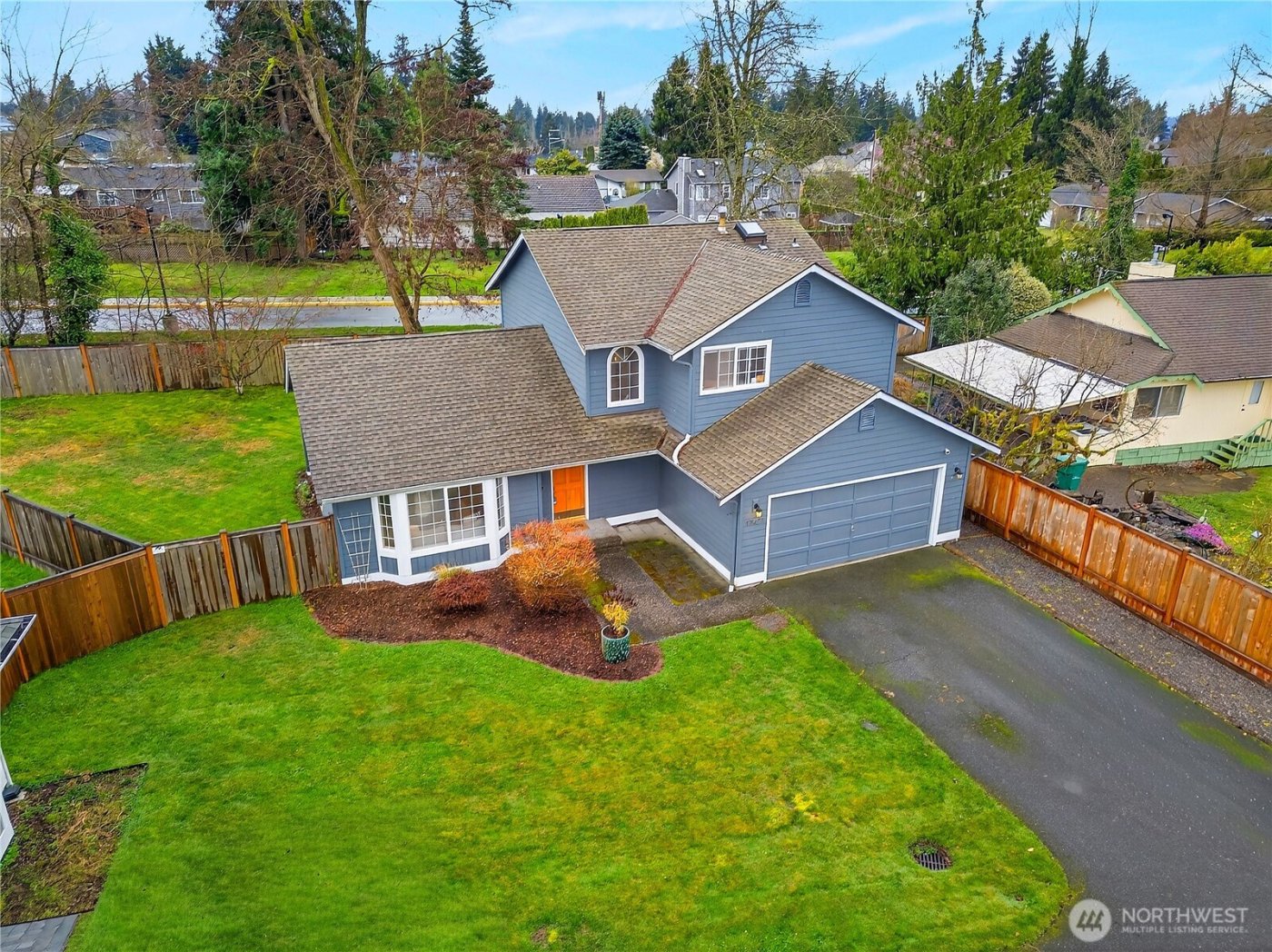 17427 Spruce Way , Lynnwood, WA 98037-7428