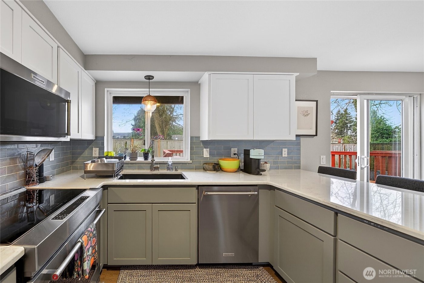 17427 Spruce Way , Lynnwood, WA 98037-7428