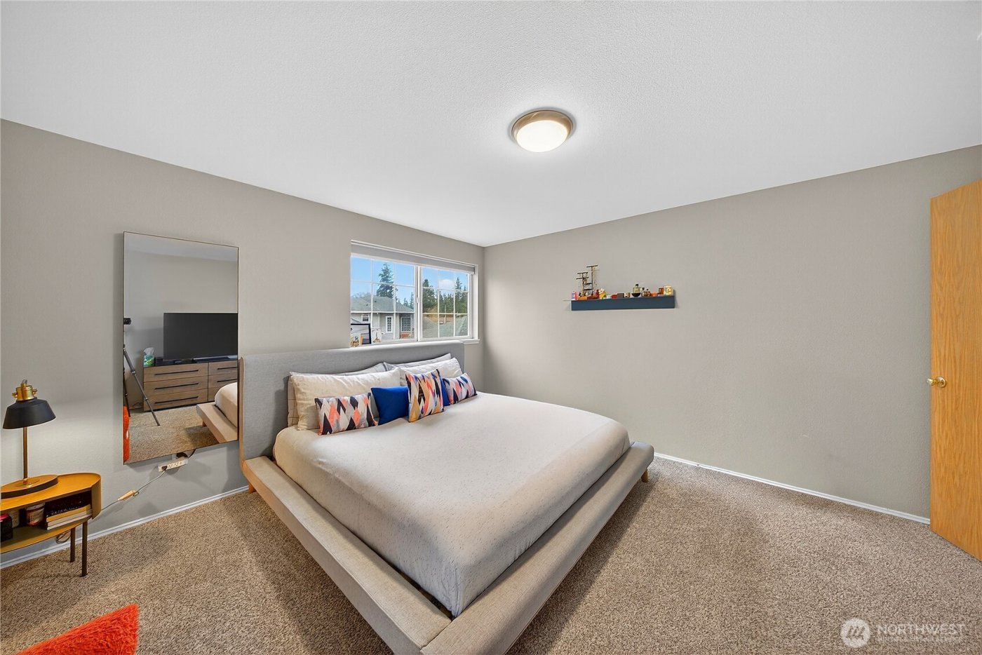 17427 Spruce Way , Lynnwood, WA 98037-7428