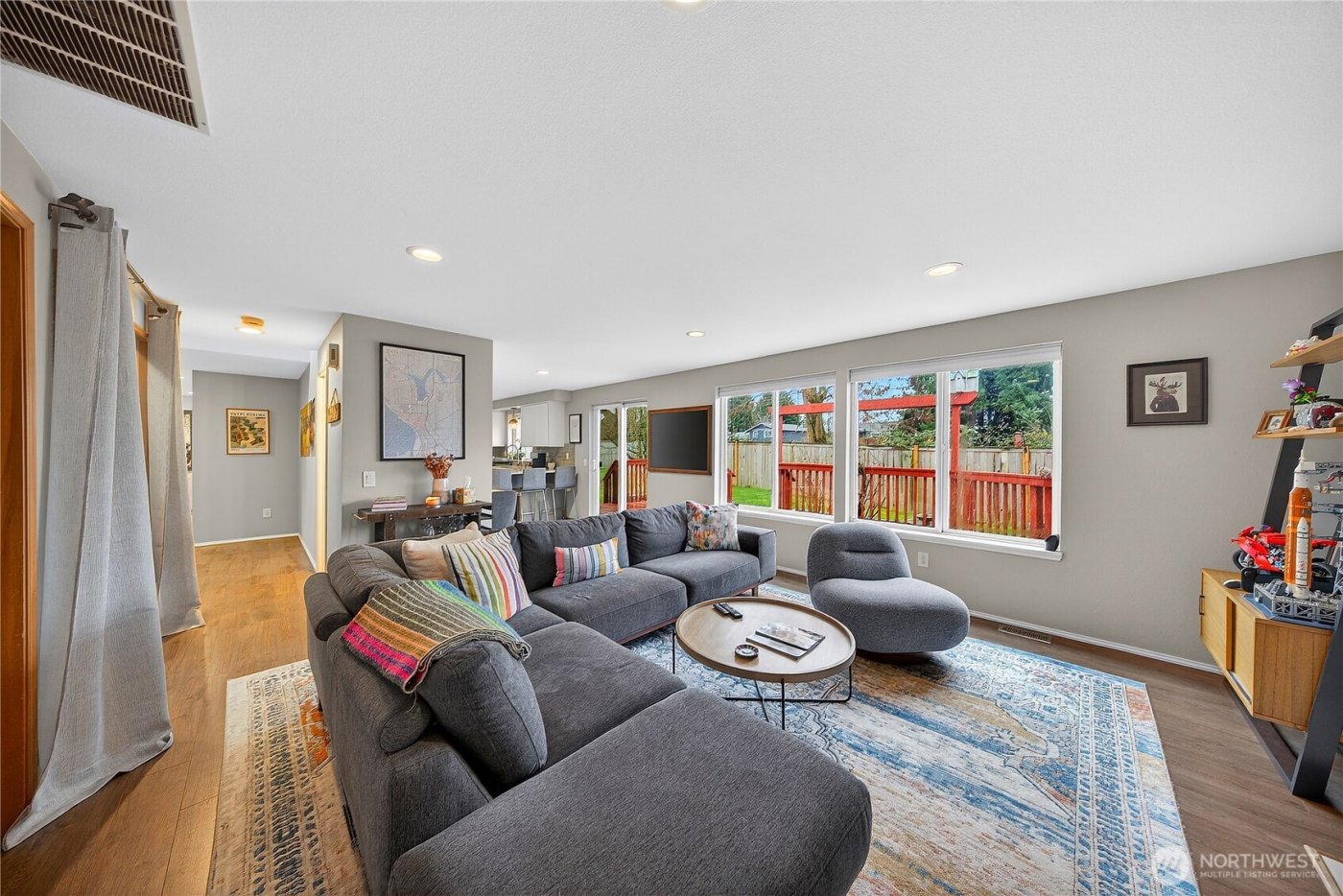 17427 Spruce Way , Lynnwood, WA 98037-7428