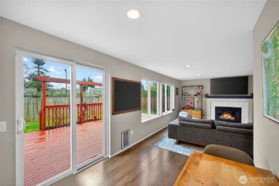 17427 Spruce Way , Lynnwood, WA 98037-7428 - Photo 6