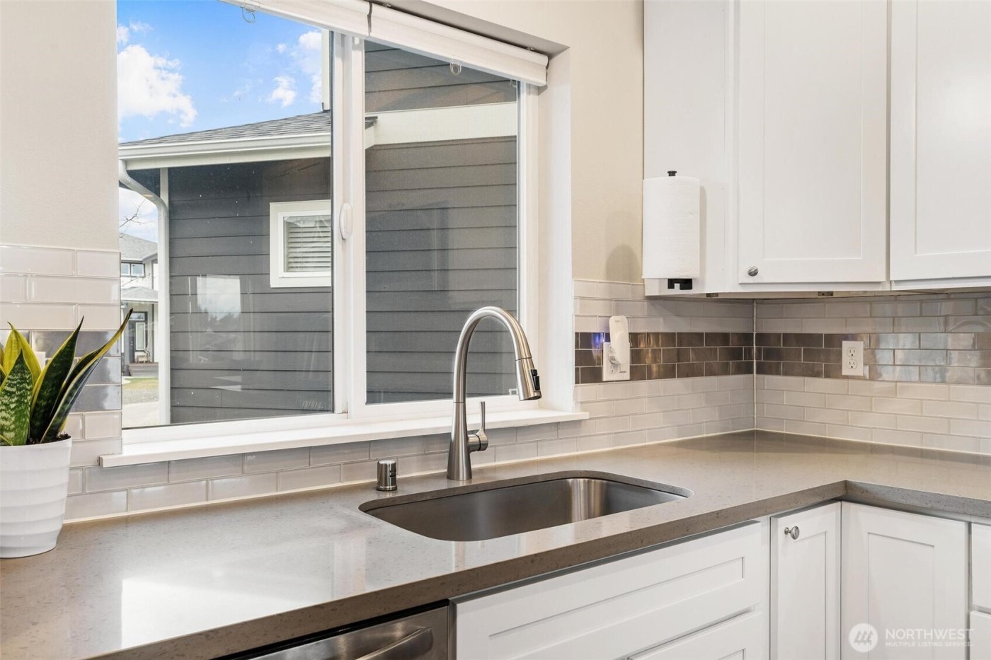 8821 S L Street , Tacoma, WA 98444