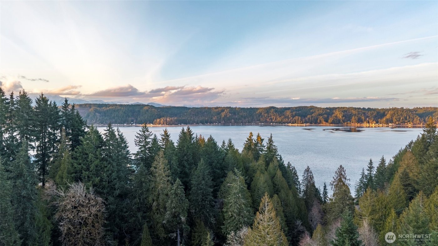 221 E Linda Vista Court , Union, WA 98592