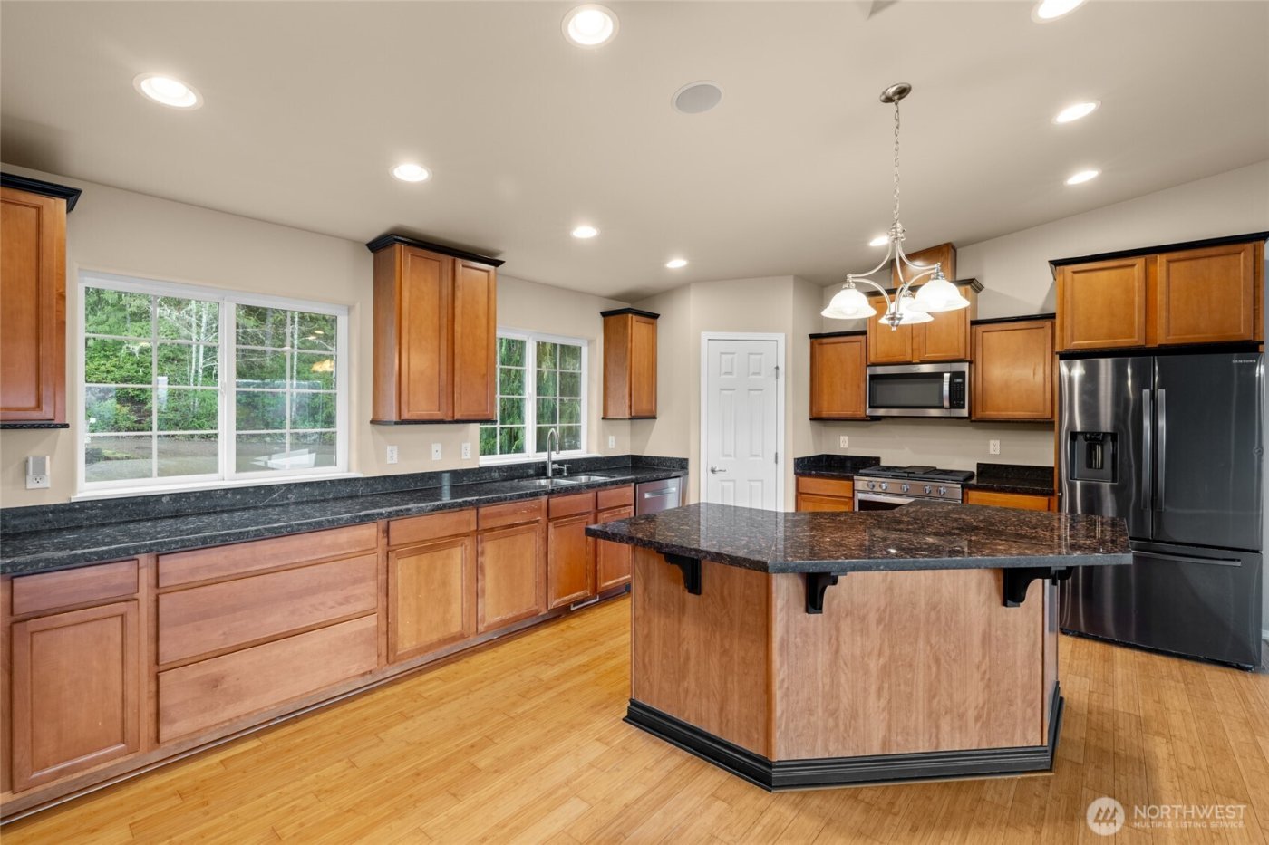 231 E Linda Vista Court , Union, WA 98592