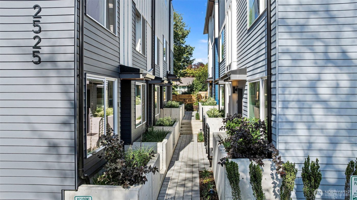 2529 29th Avenue S #B, Seattle, WA 98144