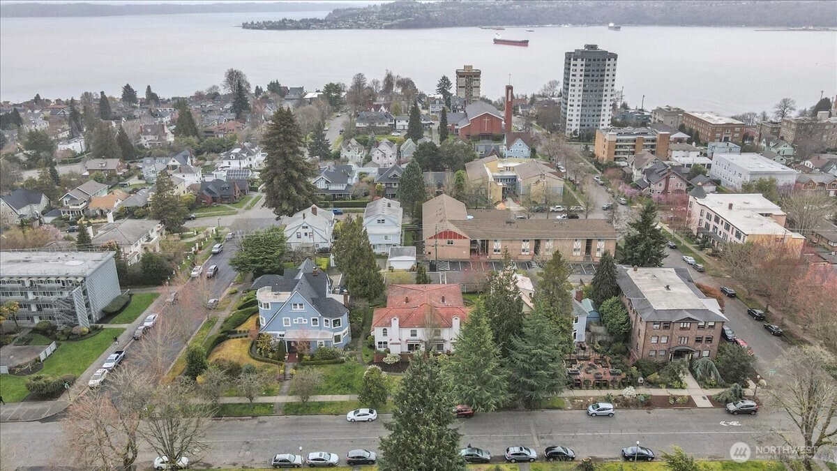 411 N Yakima Avenue , Tacoma, WA 98403