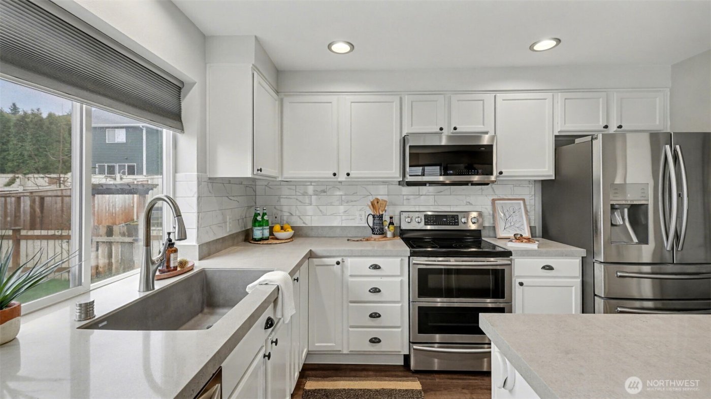 1909 Highpoint Street , Enumclaw, WA 98022