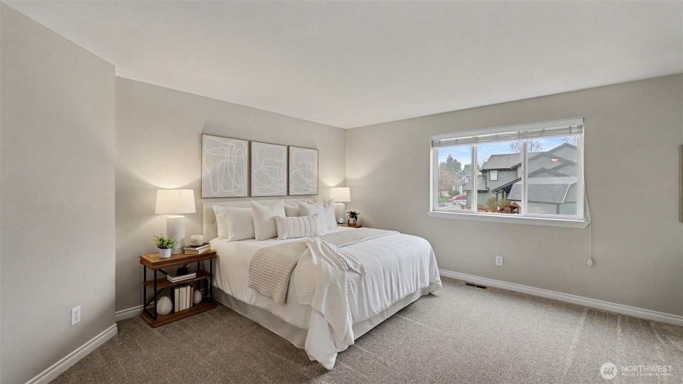 1909 Highpoint Street , Enumclaw, WA 98022