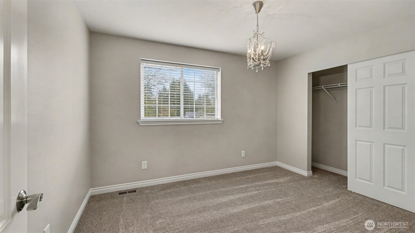 1909 Highpoint Street , Enumclaw, WA 98022