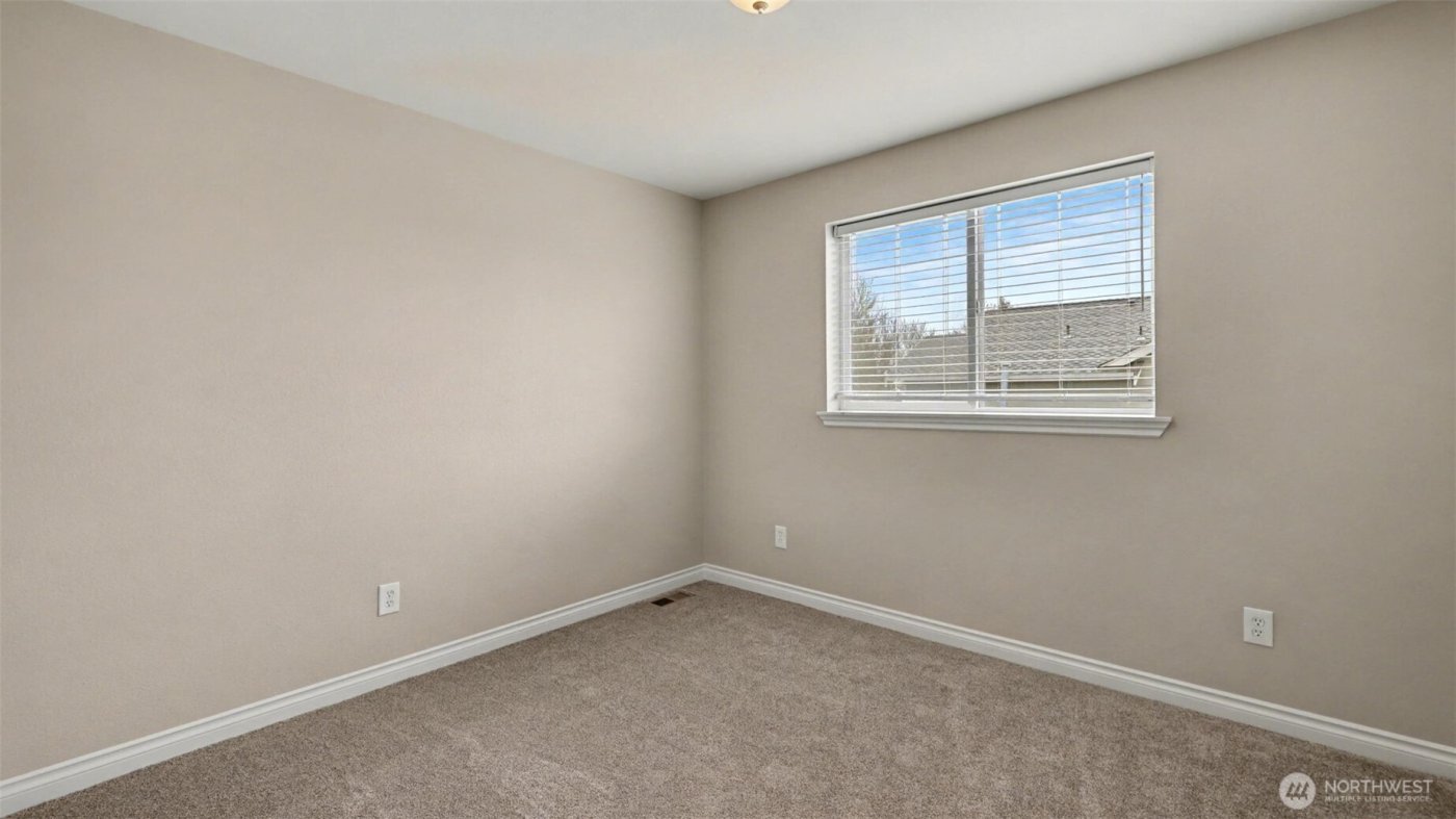 1909 Highpoint Street , Enumclaw, WA 98022