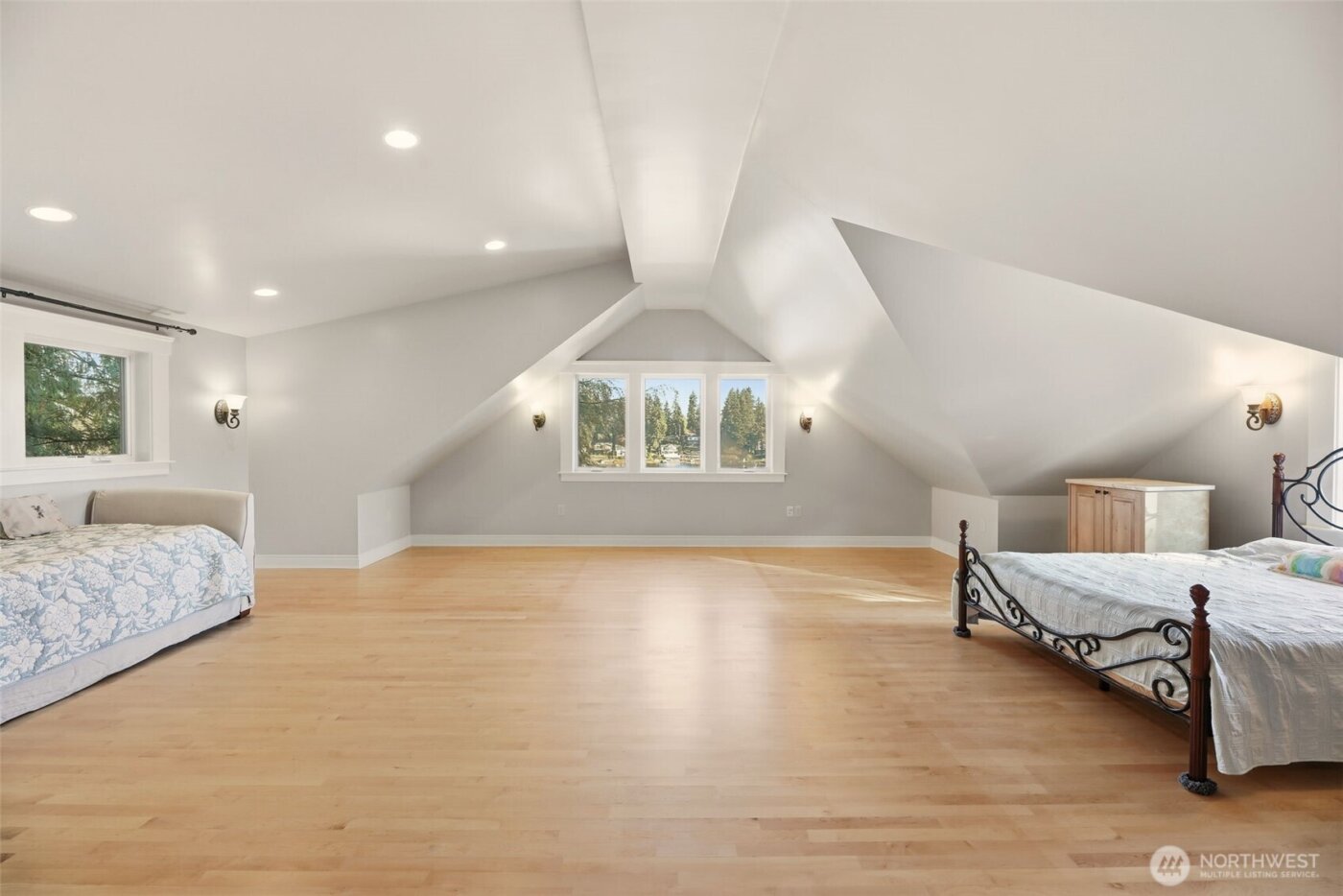 3821 Shelby Road , Lynnwood, WA 98087