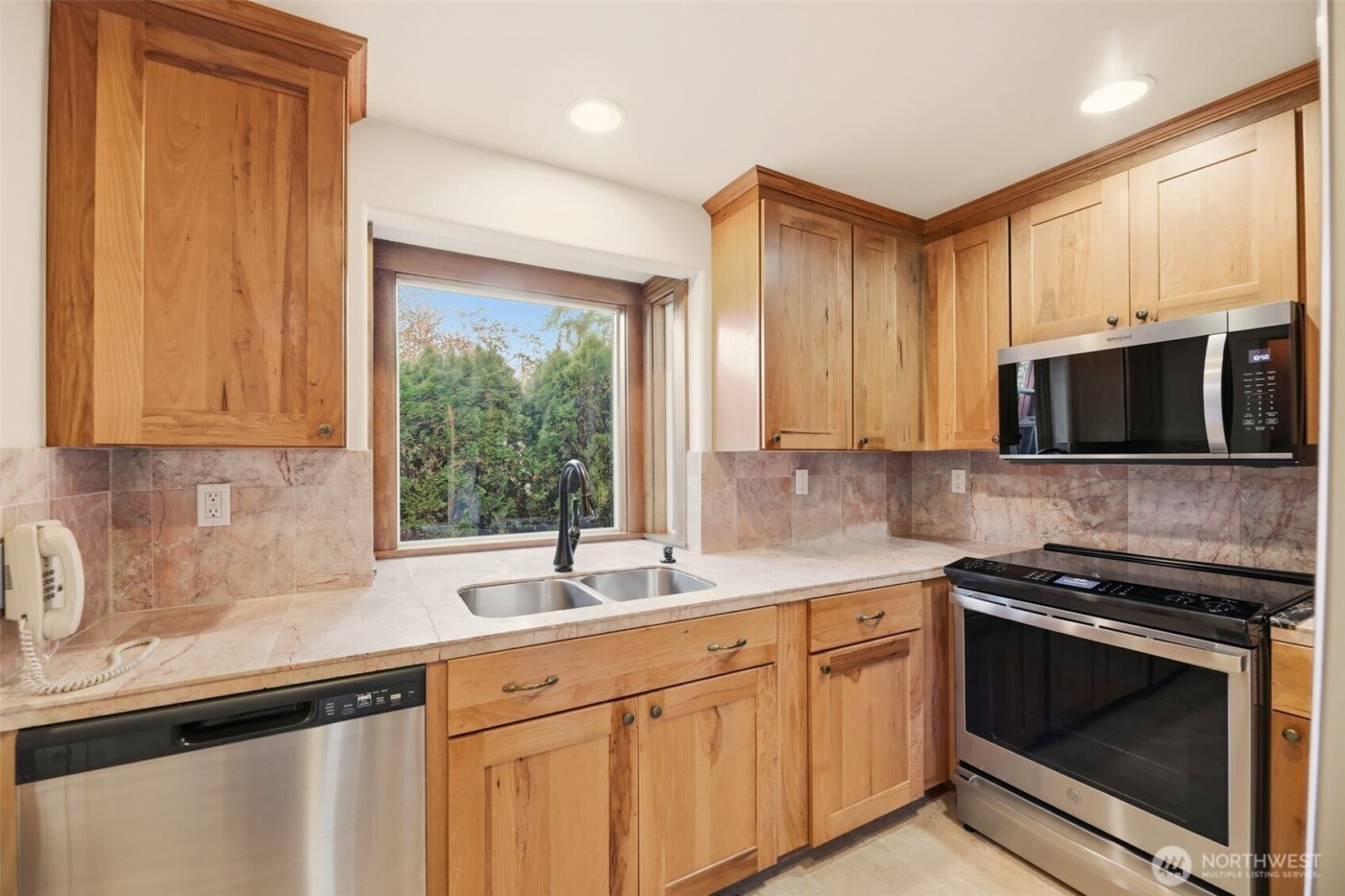 3821 Shelby Road , Lynnwood, WA 98087