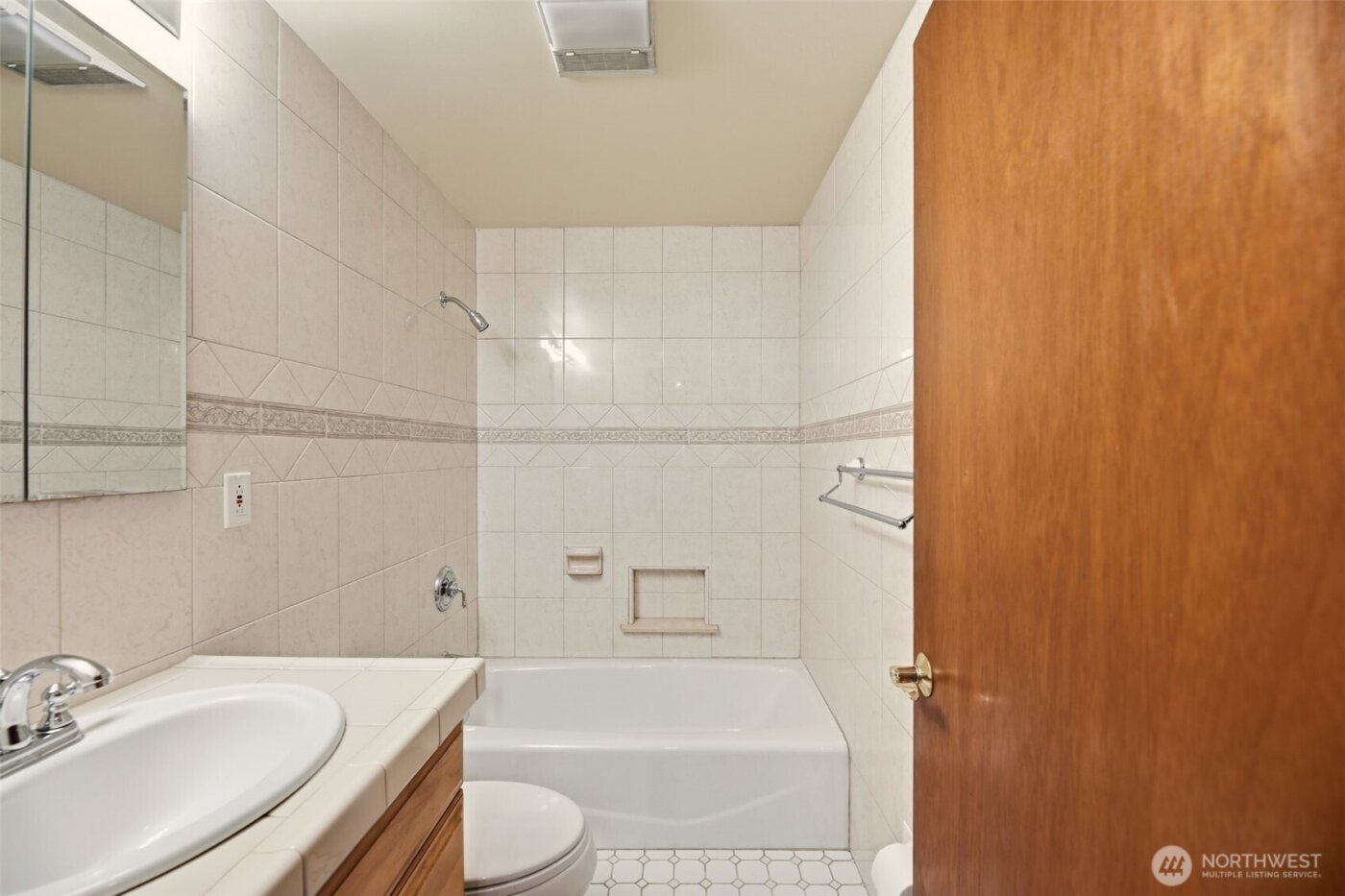 3821 Shelby Road , Lynnwood, WA 98087