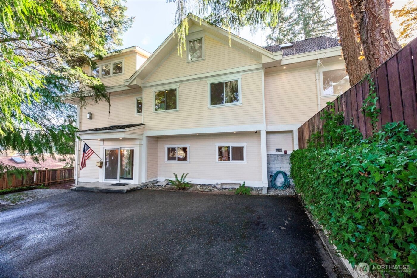 3821 Shelby Road , Lynnwood, WA 98087