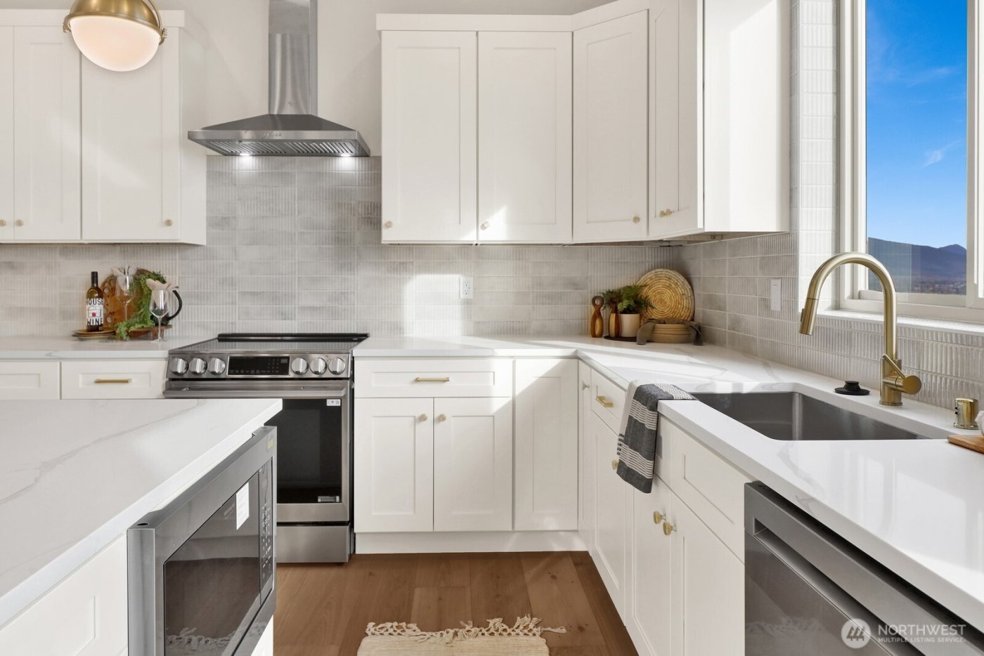 1030 Tinas Coma Drive , Burlington, WA 98233