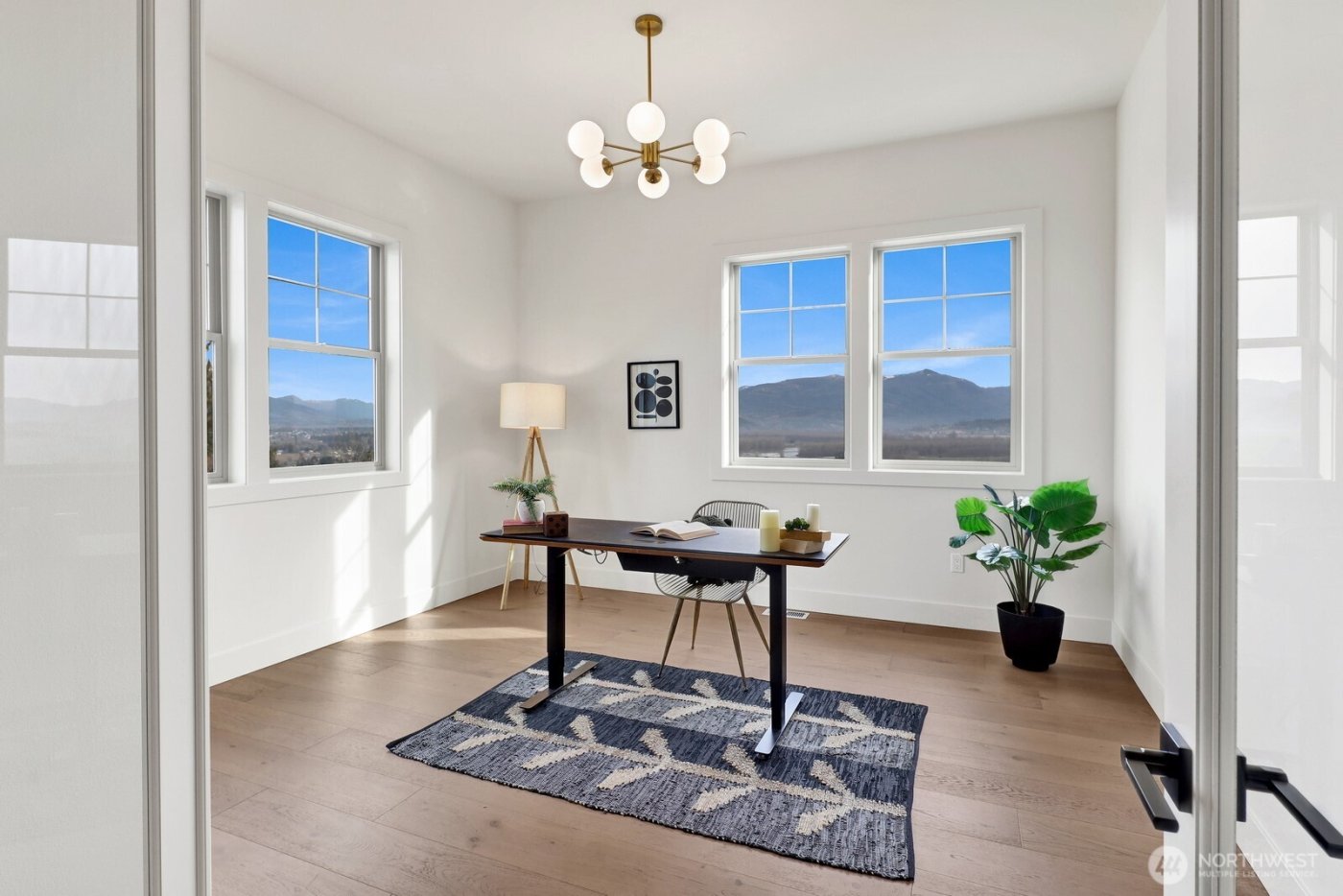 1030 Tinas Coma Drive , Burlington, WA 98233