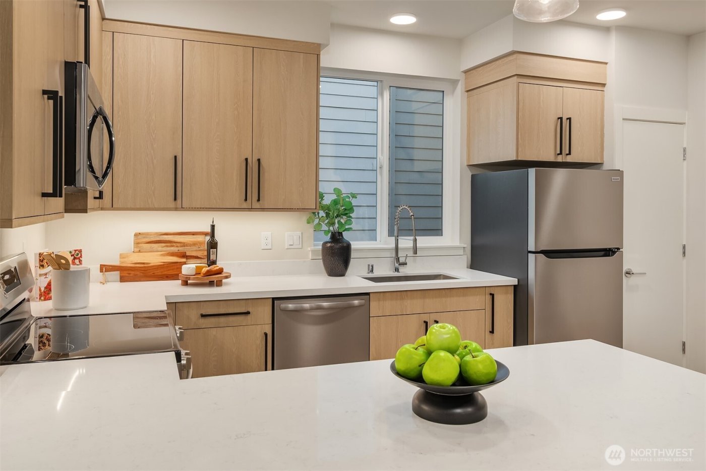 105 NW 39th Street #D, Seattle, WA 98107