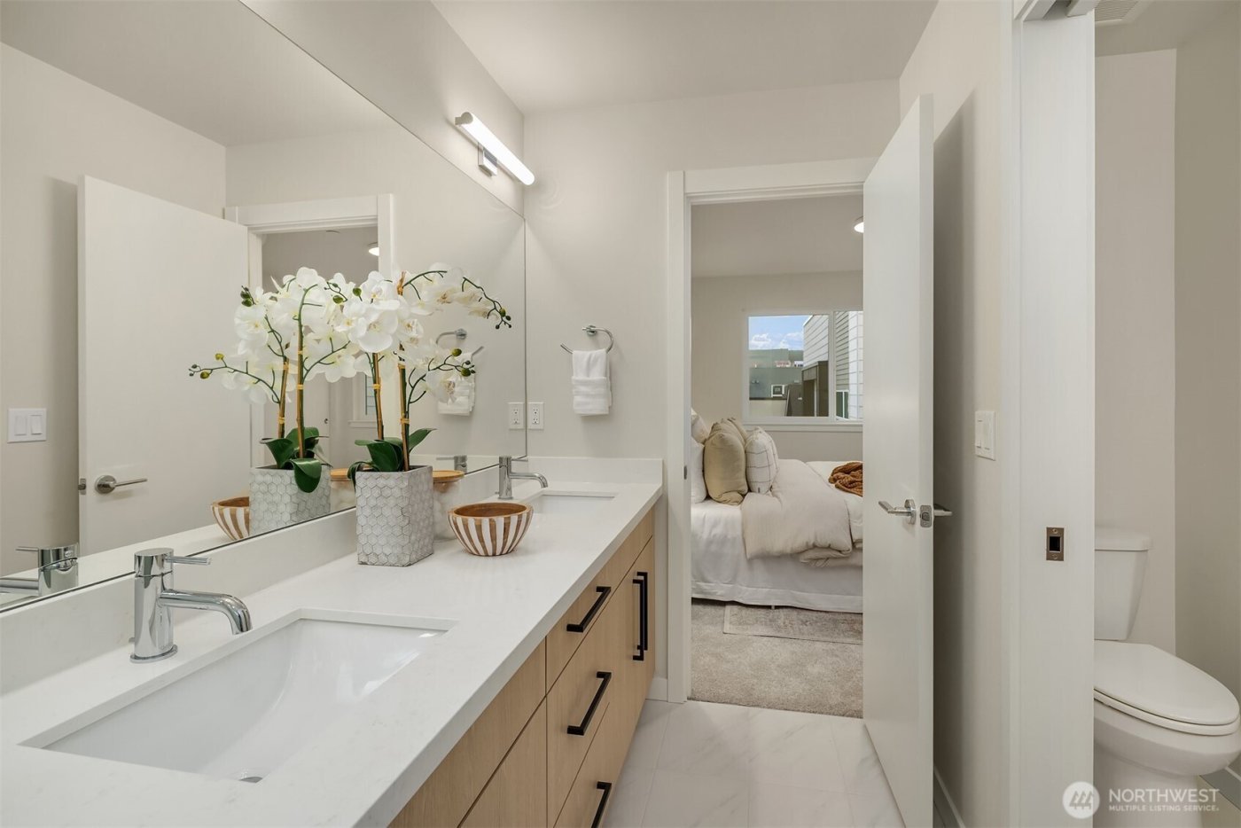 105 NW 39th Street #D, Seattle, WA 98107