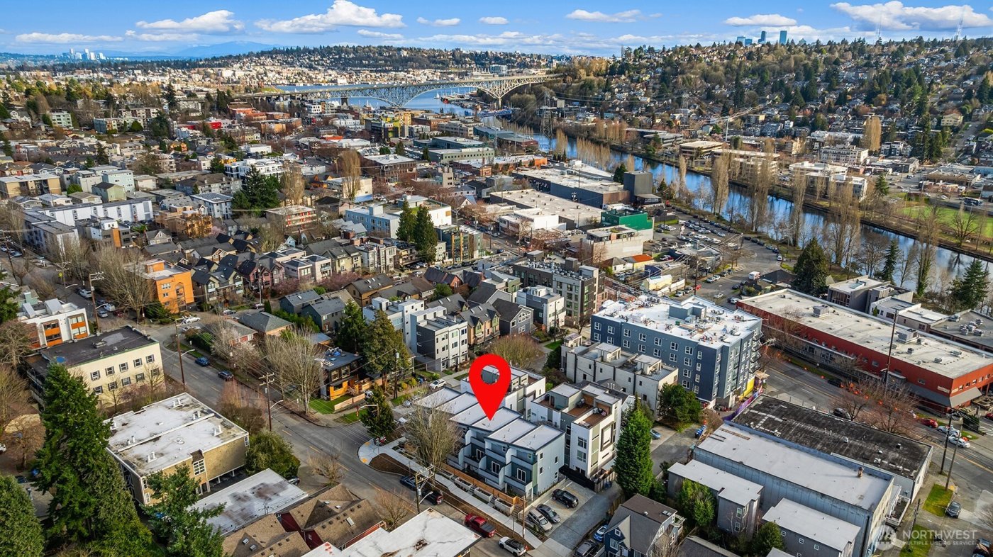 105 NW 39th Street #D, Seattle, WA 98107