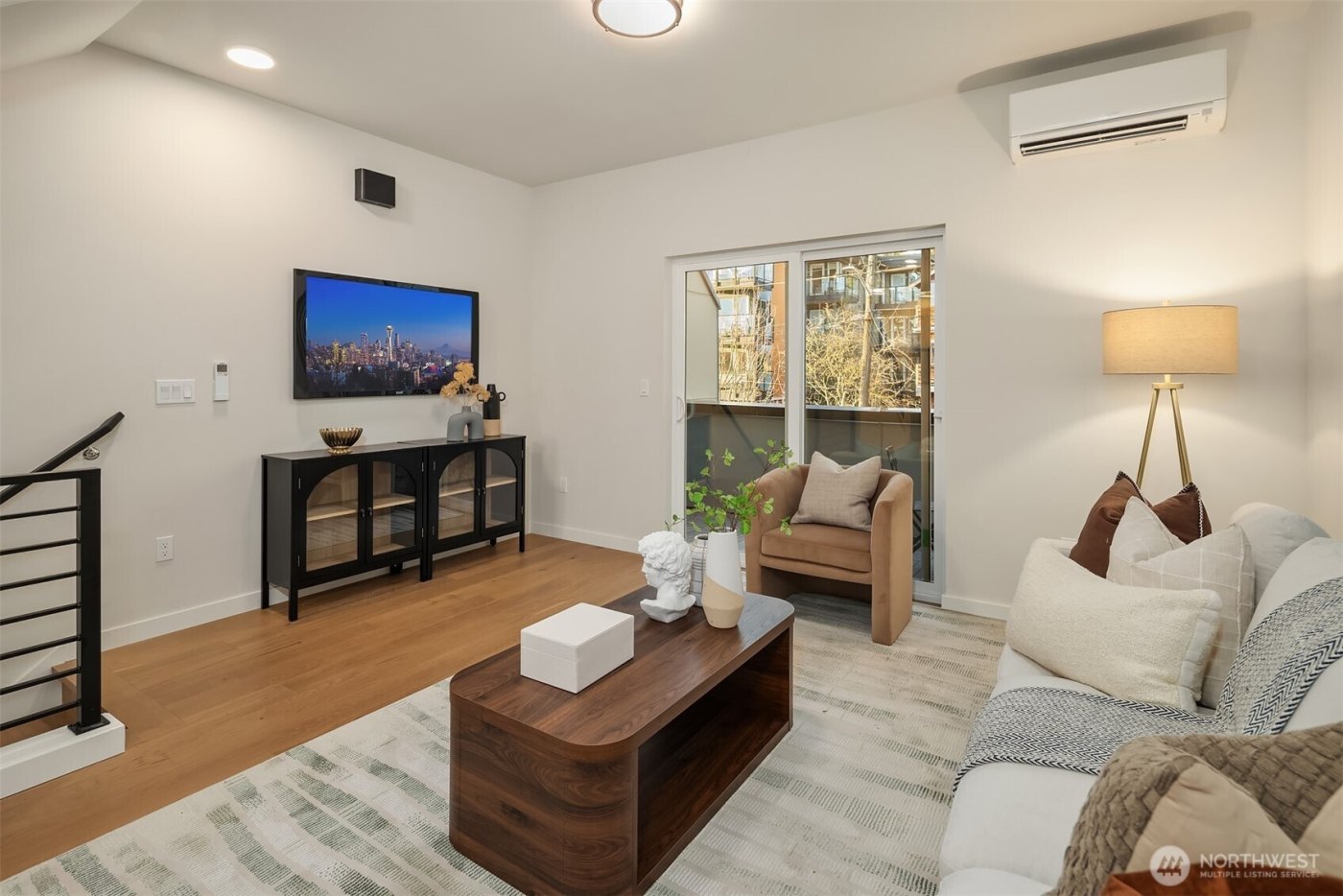 105 NW 39th Street #D, Seattle, WA 98107