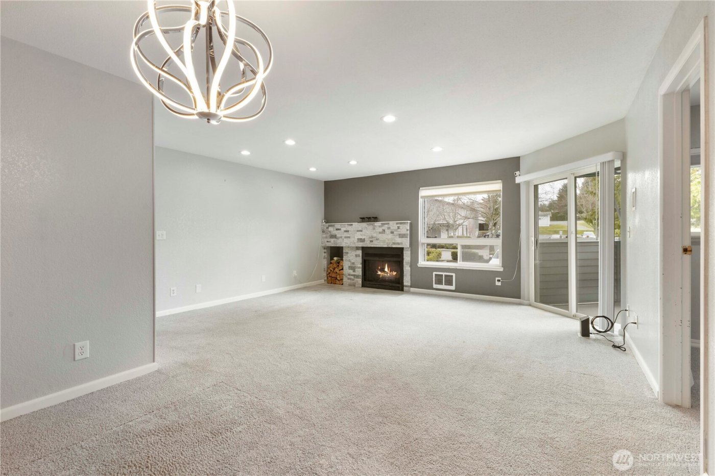 21925 7th Avenue S #101, Des Moines, WA 98198