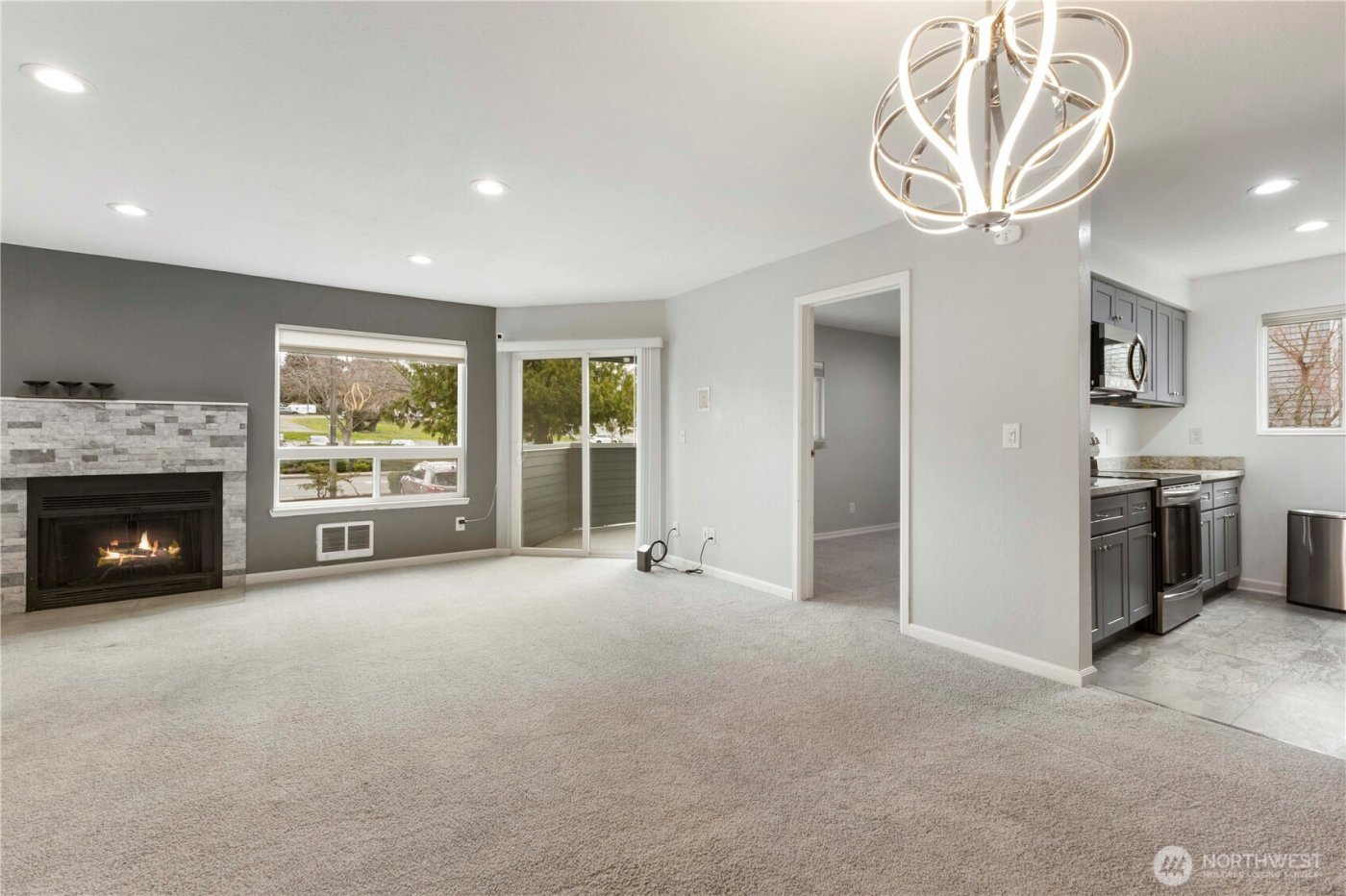 21925 7th Avenue S #101, Des Moines, WA 98198