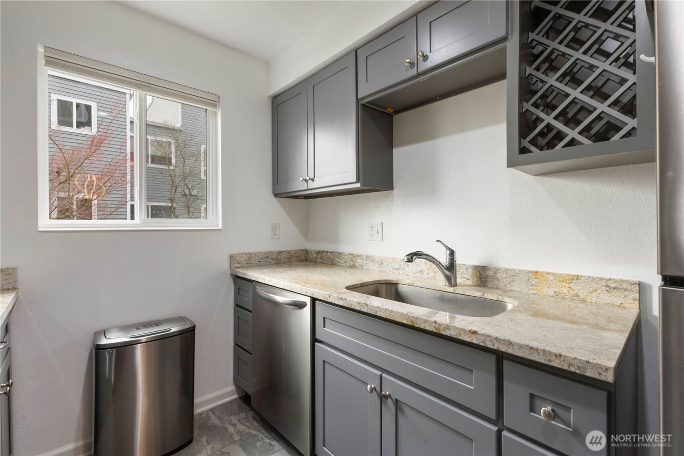 21925 7th Avenue S #101, Des Moines, WA 98198