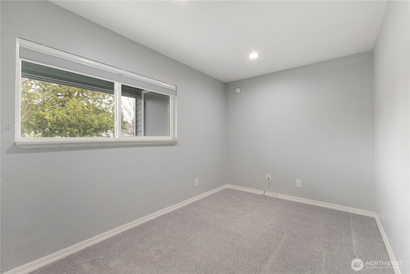 21925 7th Avenue S #101, Des Moines, WA 98198