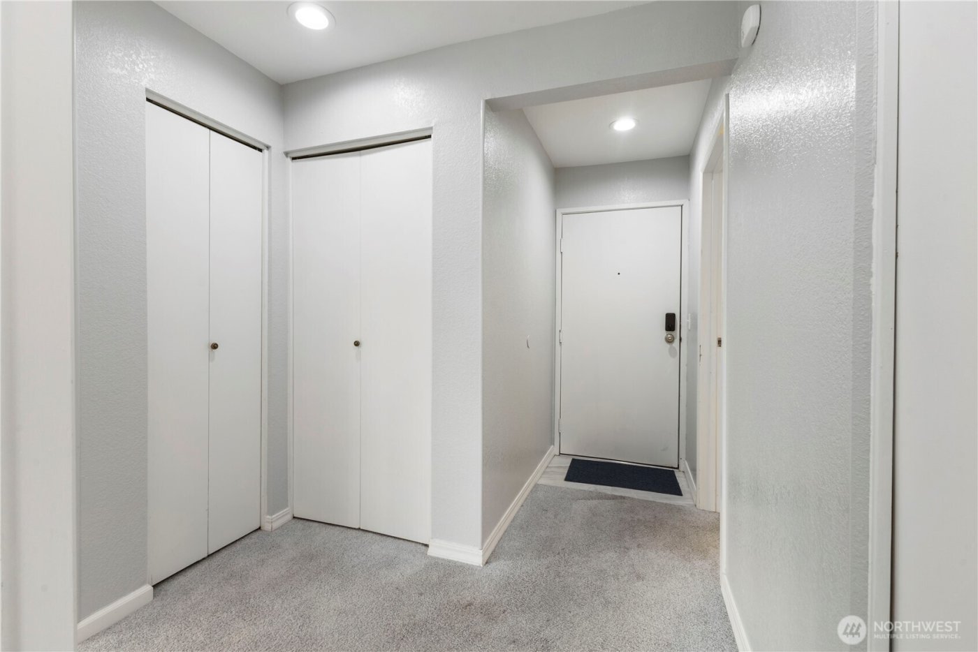 21925 7th Avenue S #101, Des Moines, WA 98198