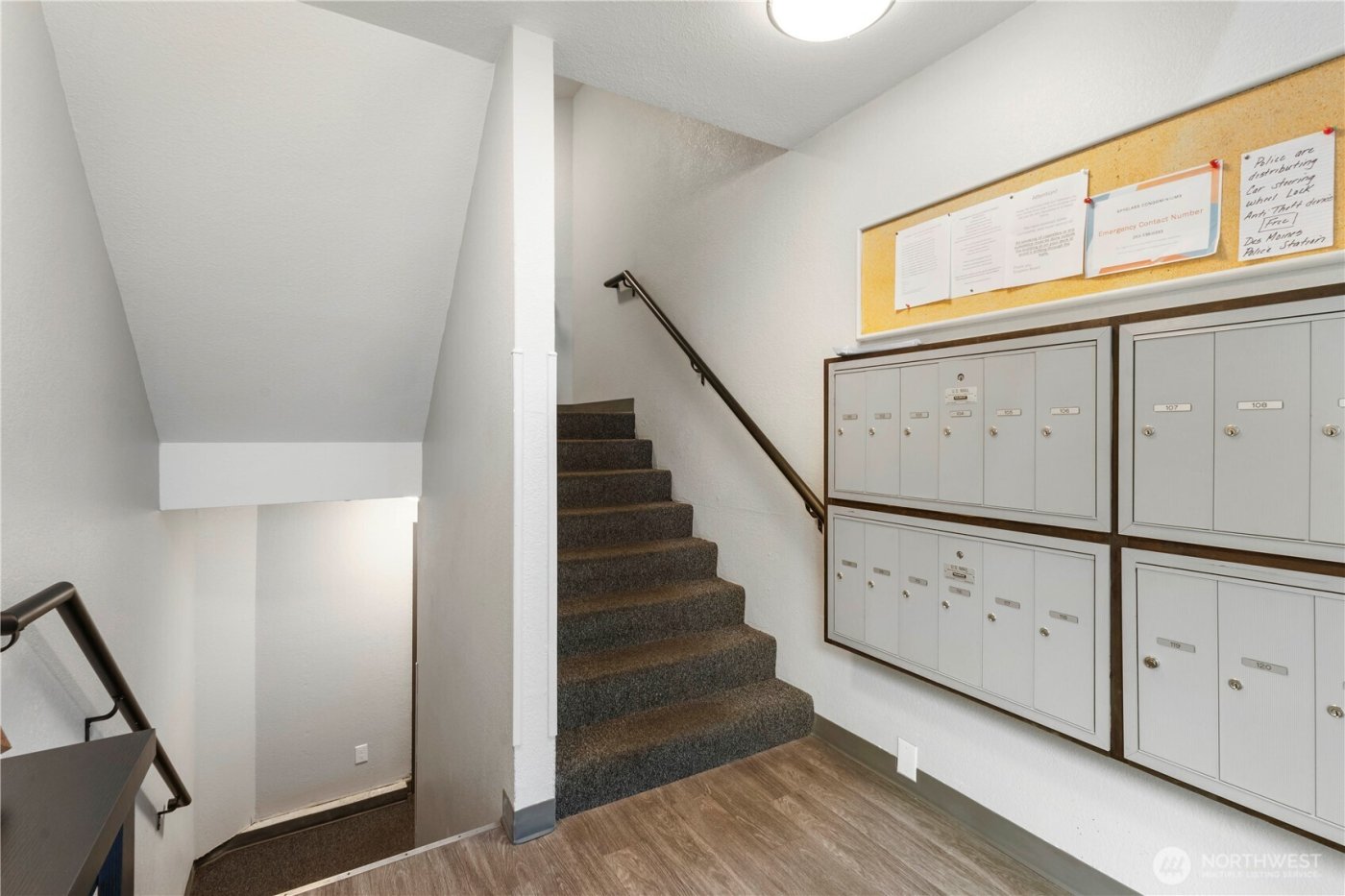 21925 7th Avenue S #101, Des Moines, WA 98198