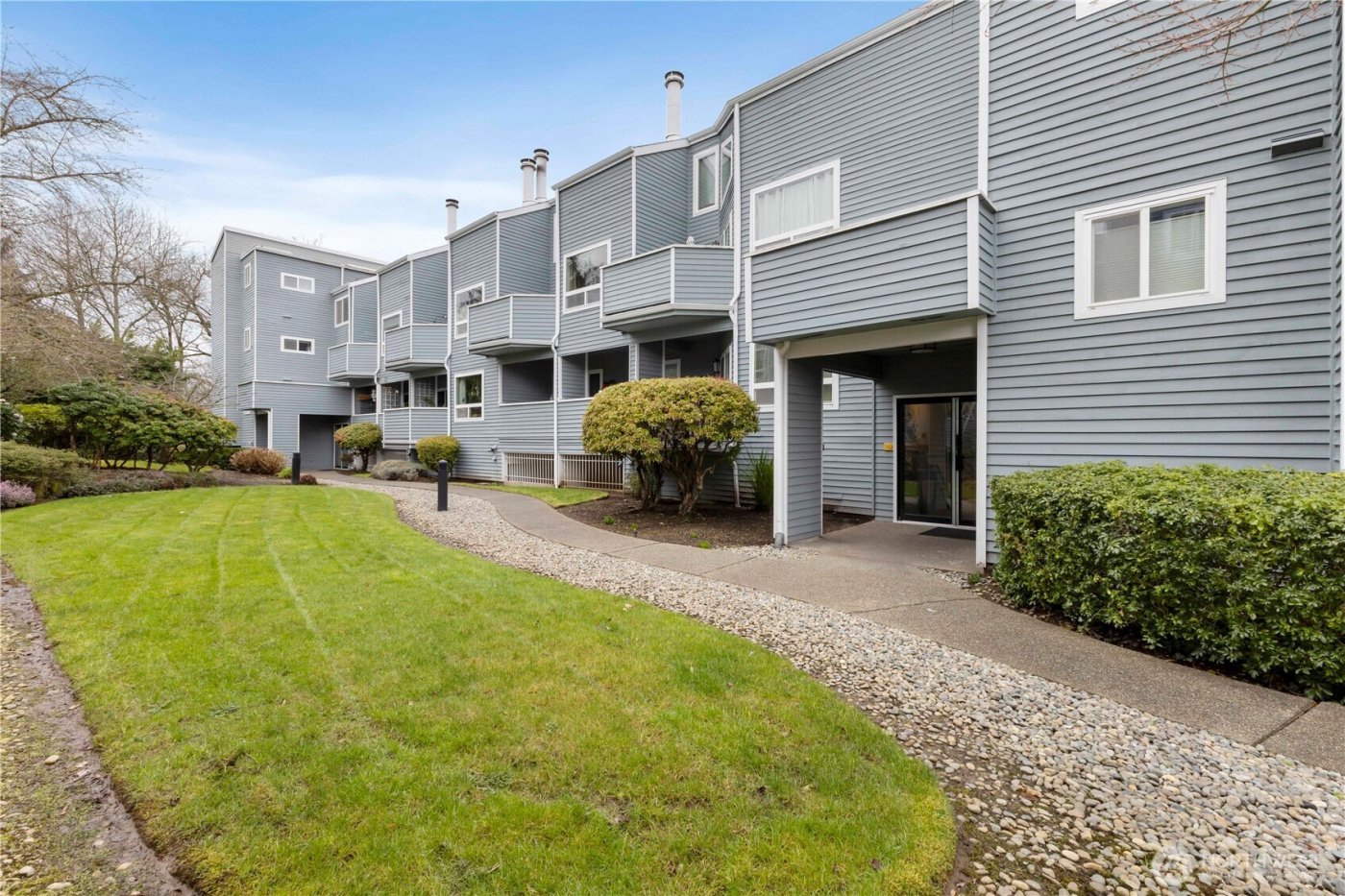 21925 7th Avenue S #101, Des Moines, WA 98198