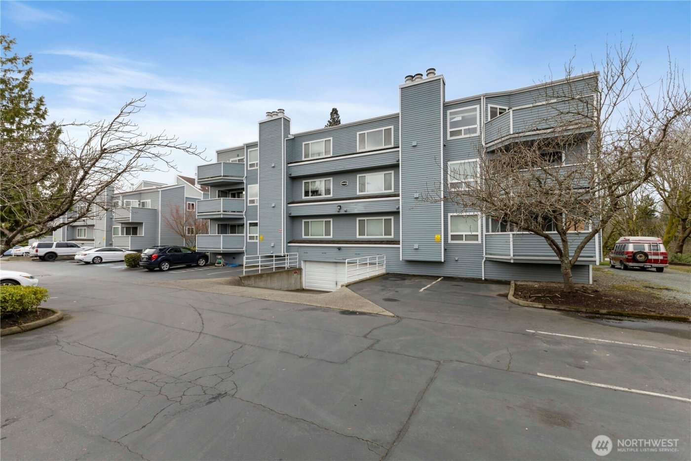 21925 7th Avenue S #101, Des Moines, WA 98198