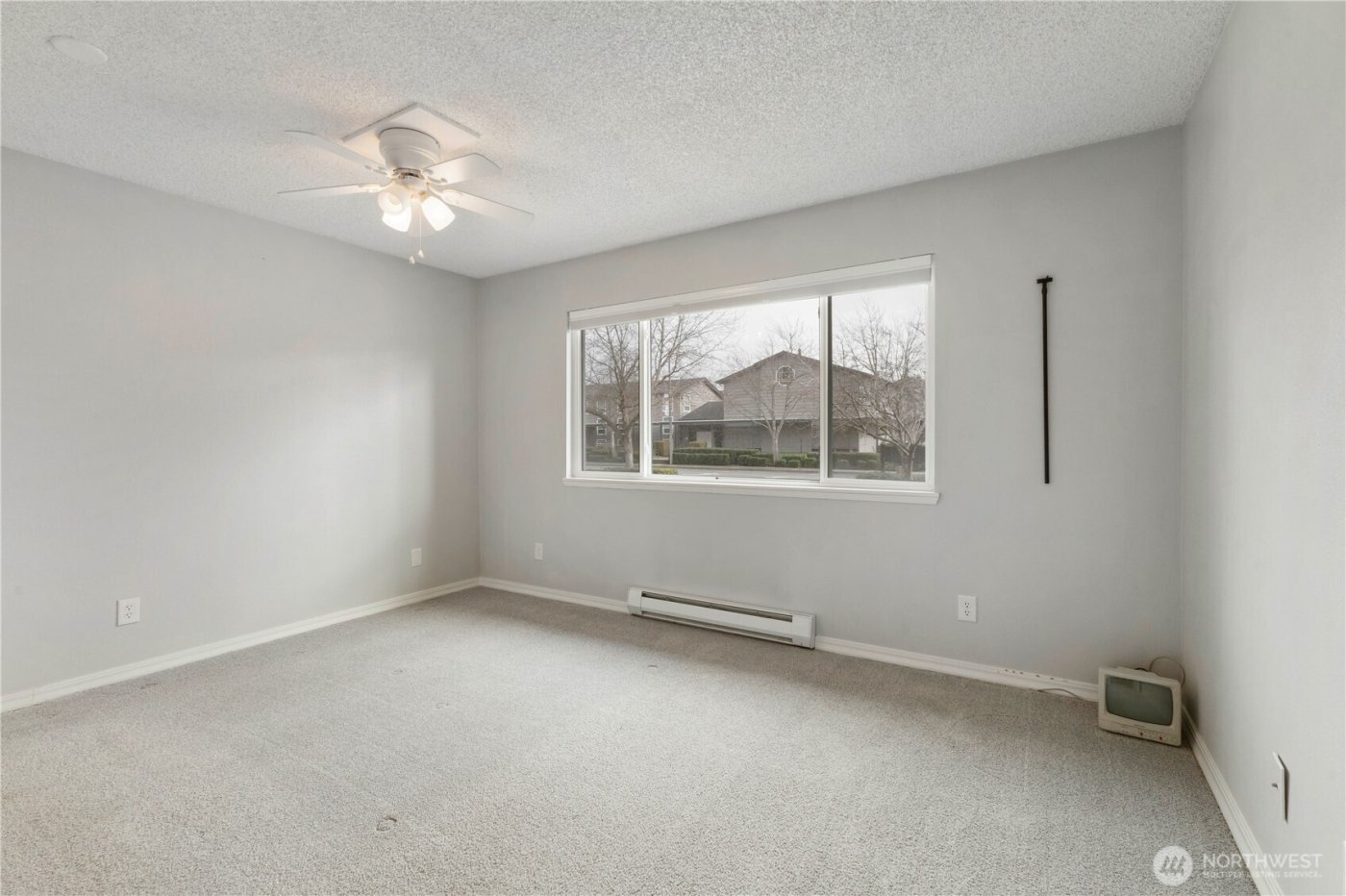 21925 7th Avenue S #101, Des Moines, WA 98198