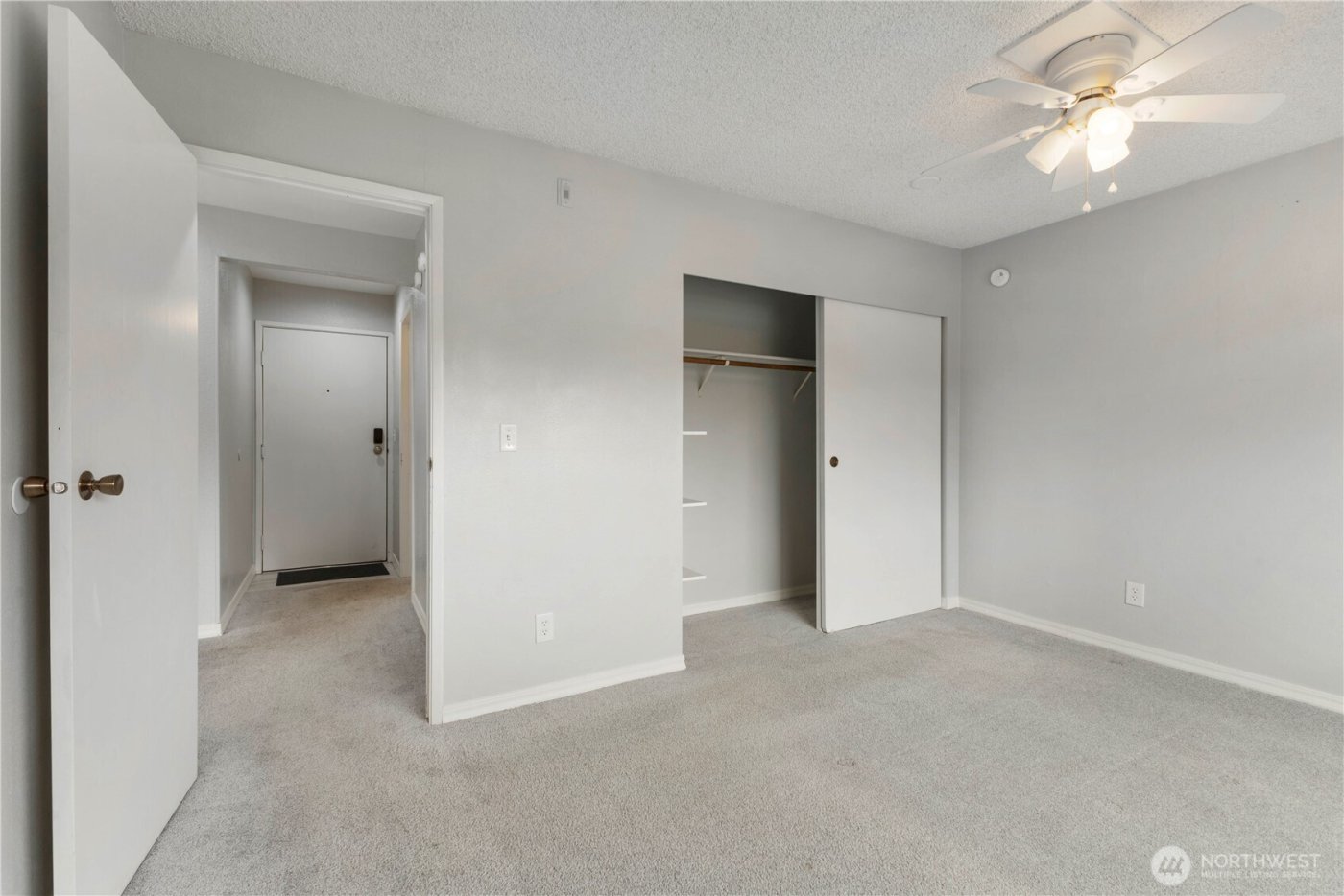 21925 7th Avenue S #101, Des Moines, WA 98198